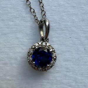 Elegant Blue Sapphire with Diamond Accent Stones in 14K White Gold Setting